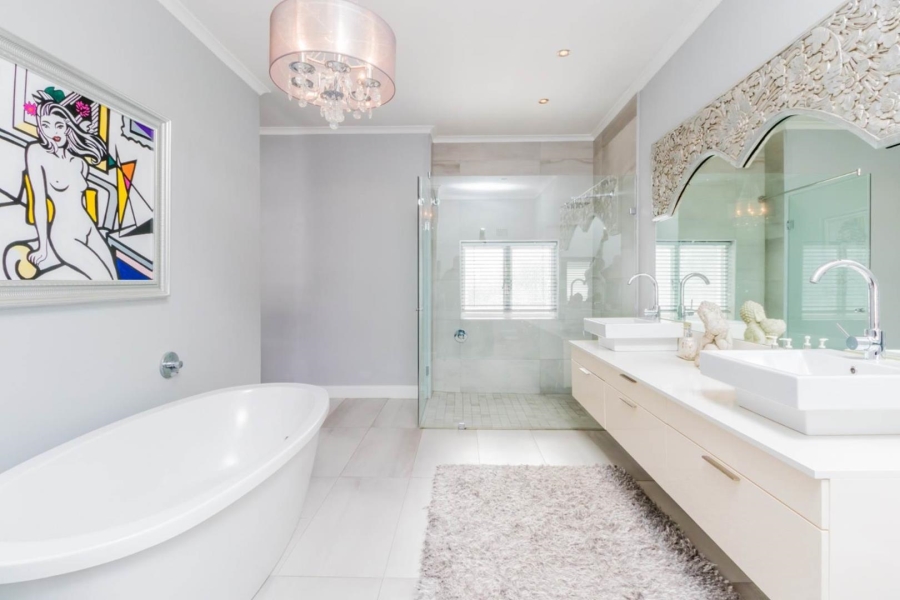 3 Bedroom Property for Sale in Fresnaye Western Cape